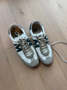 Unisex Karahu Retro Runner Sneakers - White & Green